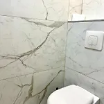 Standing 100m De La Avec Balcon Dauphin