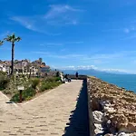 Standing 100m De La Avec Balcon Dauphin Lejlighed