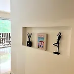 Standing 100m De La Avec Balcon Dauphin Lejlighed *