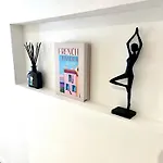 Standing 100m De La Avec Balcon Dauphin * Antibes