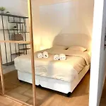 Standing 100m De La Avec Balcon Dauphin