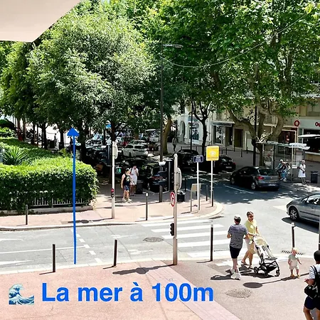 Standing 100m De La Avec Balcon Dauphin Antibes