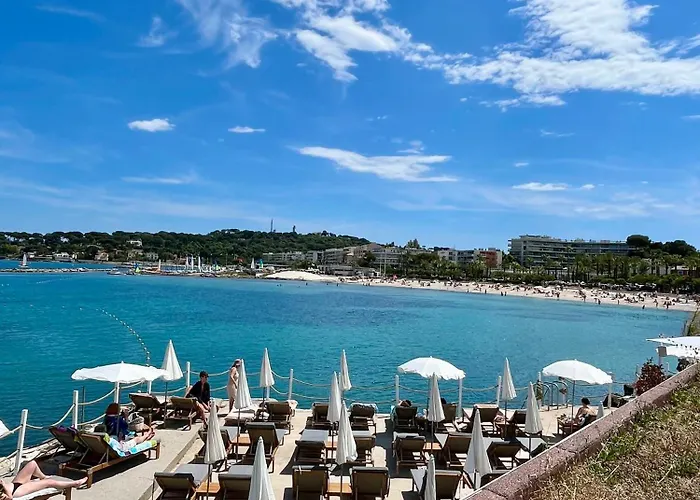 Standing 100m De La Avec Balcon Dauphin Apartamento *