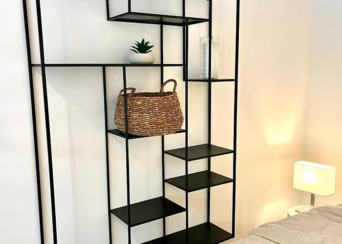 Standing 100m De La Avec Balcon Dauphin Apartamento Antibes