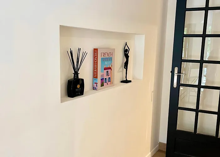 Standing 100m De La Avec Balcon Dauphin Apartamento *