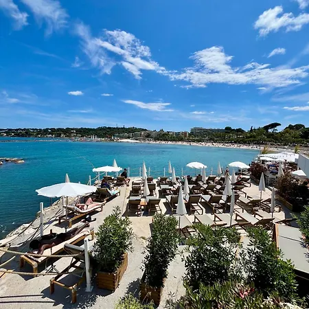 Standing 100m De La Avec Balcon Dauphin