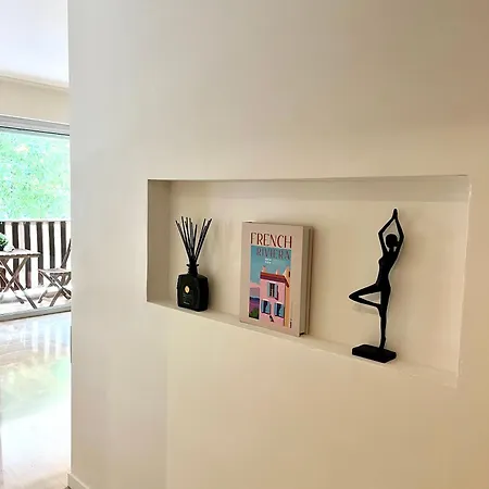 Standing 100m De La Avec Balcon Dauphin Apartmán *