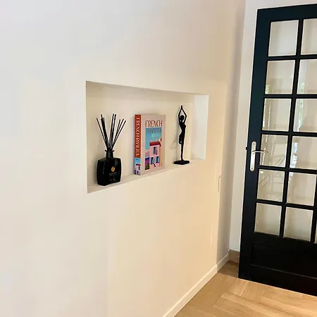 Standing 100m De La Avec Balcon Dauphin Apartmán *