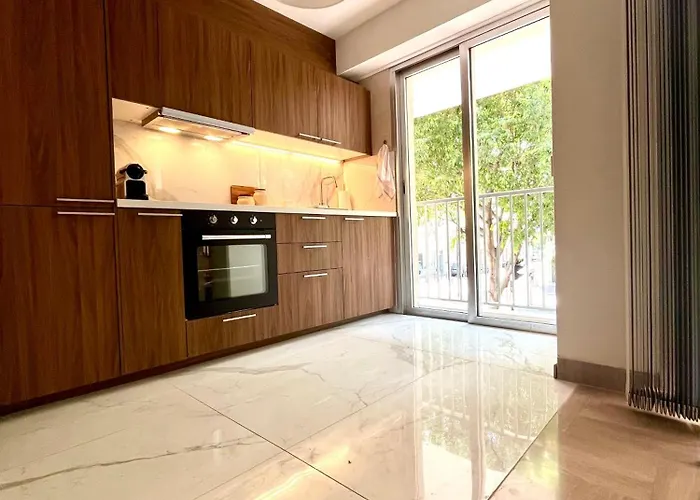 Standing 100m De La Avec Balcon Dauphin Appartement Antibes